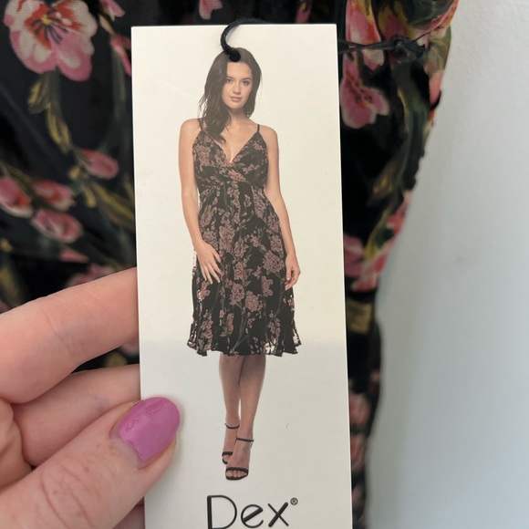 DEX Floral Flow Dress - Picture 3 of 4